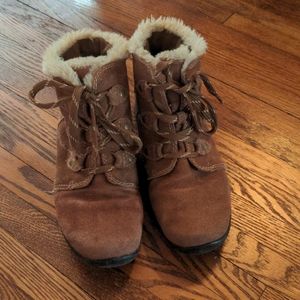 Earth Origins tan winter boots
